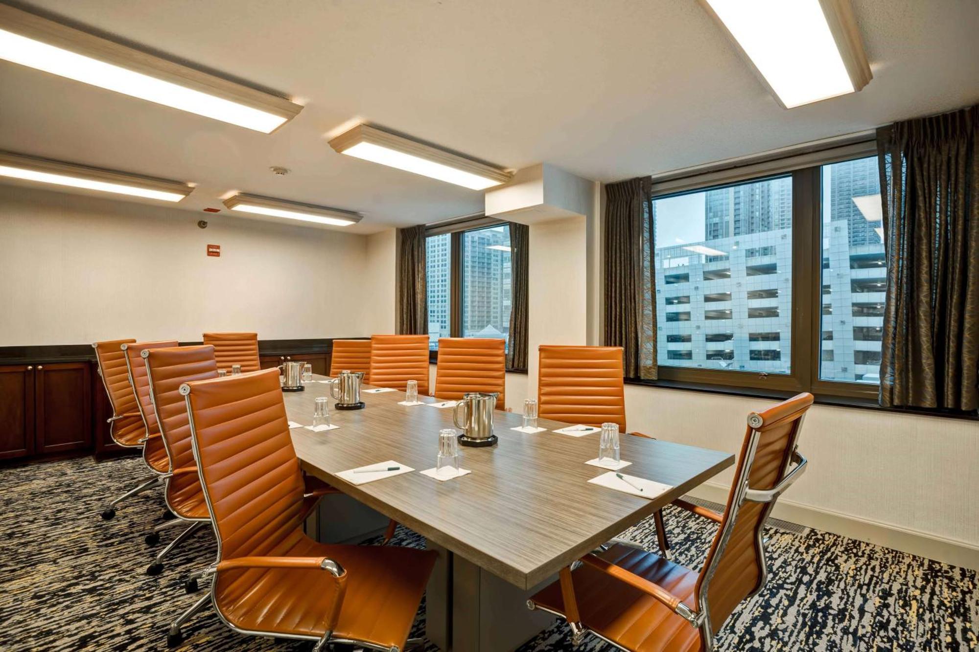 Homewood Suites By Hilton Chicago Downtown Екстериор снимка
