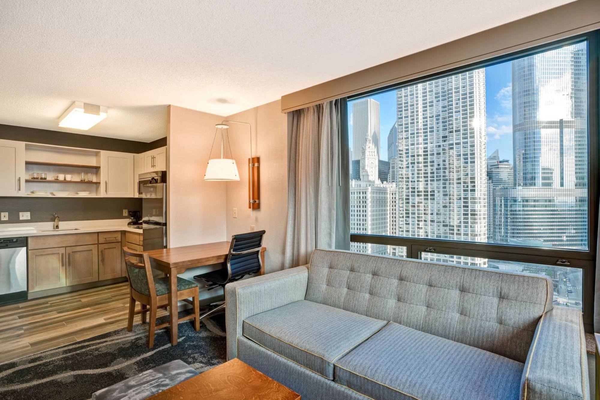 Homewood Suites By Hilton Chicago Downtown Екстериор снимка