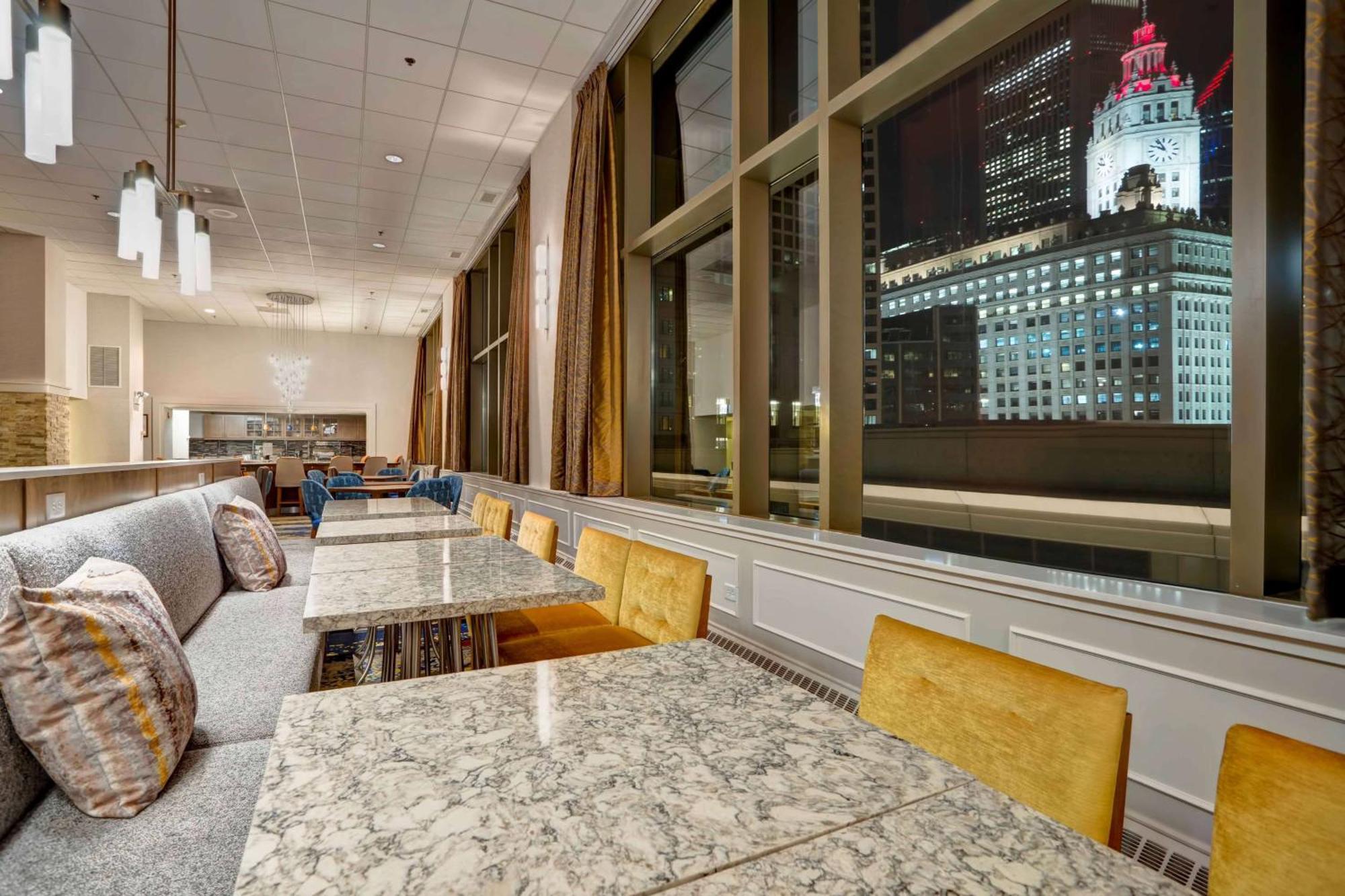 Homewood Suites By Hilton Chicago Downtown Екстериор снимка