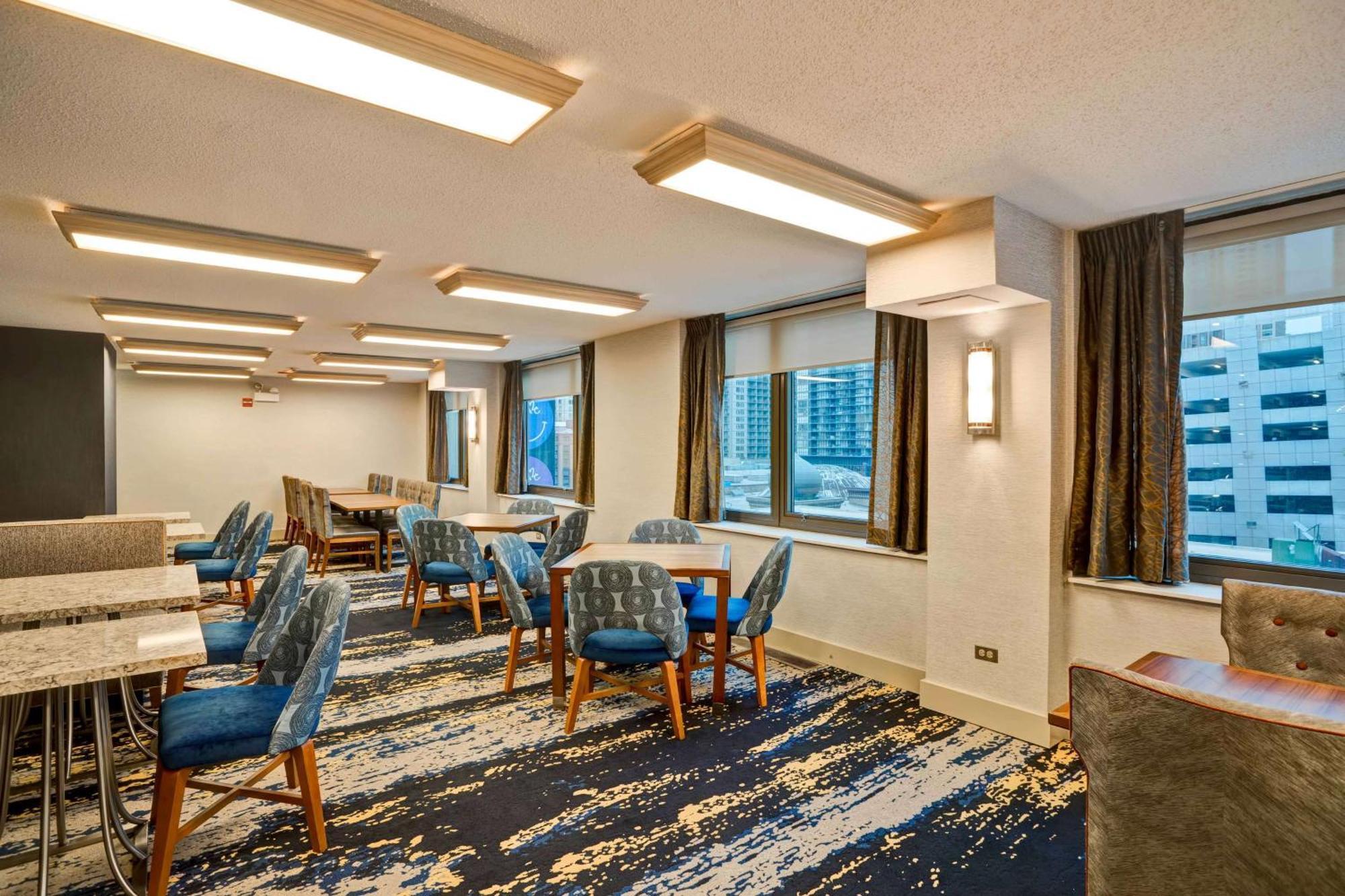 Homewood Suites By Hilton Chicago Downtown Екстериор снимка